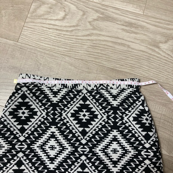 Topshop Tall Black and White Aztec Woven Skirt - Picture 6 of 8